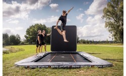 BERG SPORTS Ultim Pro Bouncer FlatGround 5x5 + AeroWall