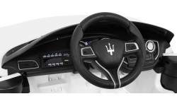 Maserati Ghibli elektromobilis, baltas