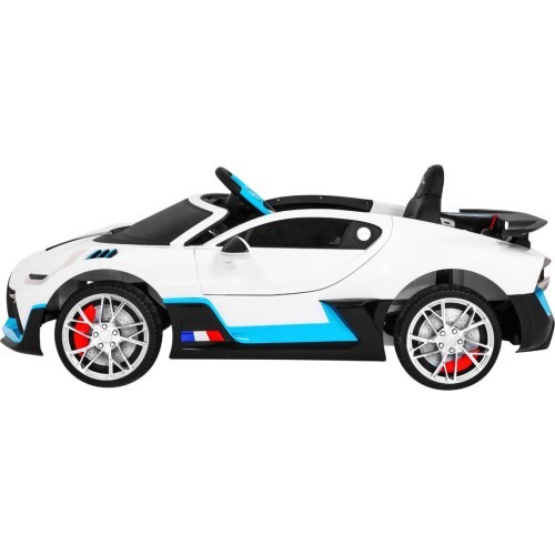 Электромобиль Bugatti Divo, белый