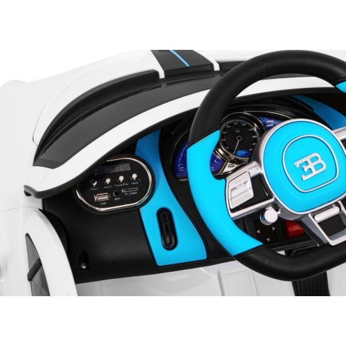 Электромобиль Bugatti Divo, белый