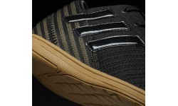 Детские футбольные бутсы Adidas Nemeziz 17.4 In J S черные CG3389