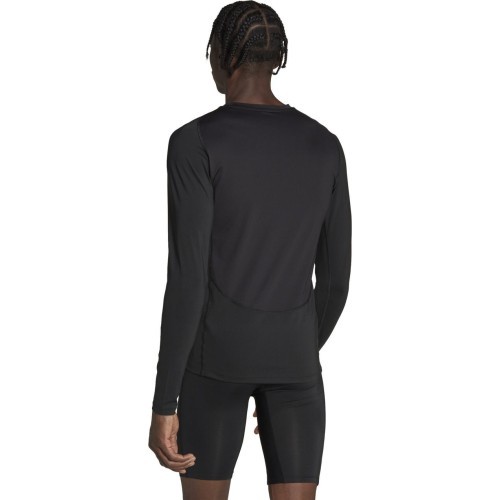 Мужская футболка Adidas Techfit Aeroready Long чёрная HP0626