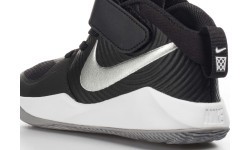 Детские кроссовки Nike Team Hustle D 9 черные AQ4225 001