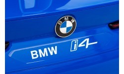 Elektromobilis BMW I4 mėlynas