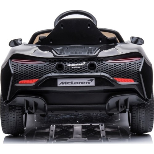 Электромобиль McLaren Artura, чёрный
