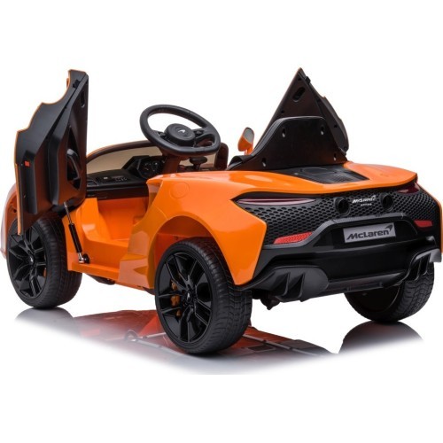 Электромобиль McLaren Artura оранжевый