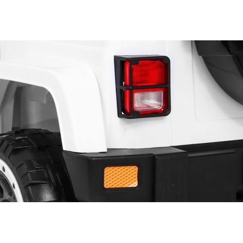 Full Time off-road vehicle 4WD White