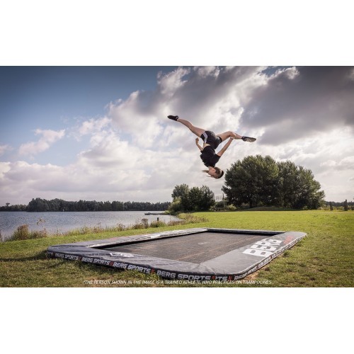 BERG SPORTS Ultim Pro Bouncer FlatGround 500