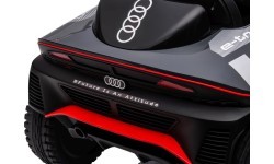 Elektromobilis Audi RSQ E-TRON, pilkas