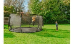 EXIT Dynamic ground level trampoline ø427cm with safety net - black