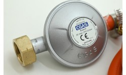 Газовый регулятор давления 30 мбар EN16129 с комплектом шланга 1,5 м