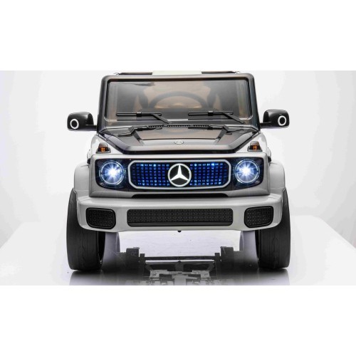 Электромобиль Mercedes Benz EQG, серебристый