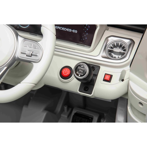 Elektromobilis Mercedes Benz EQG, sidabrinis