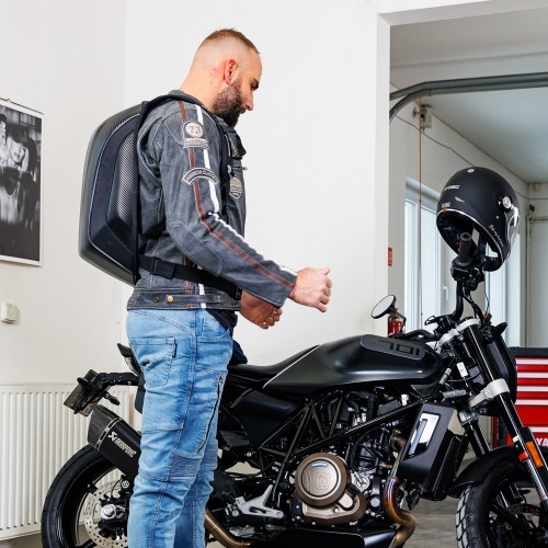 Motociklininko kuprinė kietu korpusu W-TEC Shellter