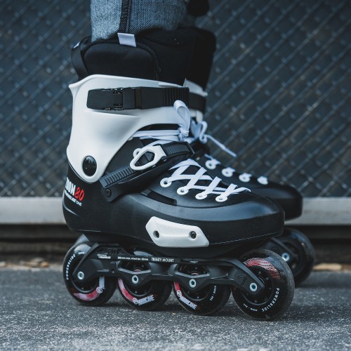 Роликовые коньки Powerslide Zoom Pro Black 80 Trinity