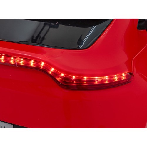 Elektromobilis Aston Martin DBX, raudonas