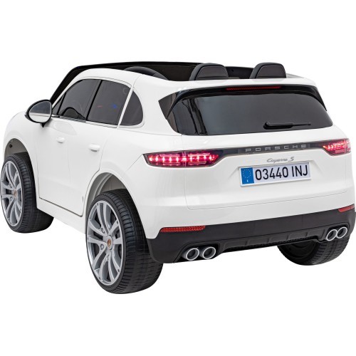 Porsche Cayenne S vehicle Painting White