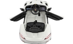 Porsche Spyder RS 718  vehicle White