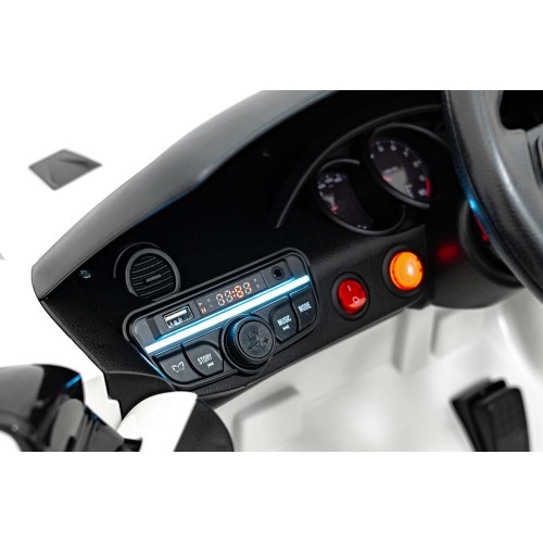 Электромобиль Porsche Spyder RS 718, белый