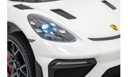 Porsche Spyder RS 718  vehicle White
