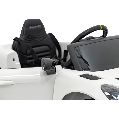 Porsche Spyder RS 718  vehicle Painting White
