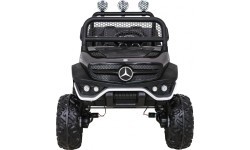Vehicle Mercedes BENZ UNIMOG Black