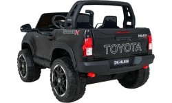 Elektromobilis Toyota Hilux, juodas