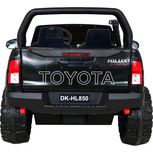 Электромобиль Toyota Hilux, чёрный