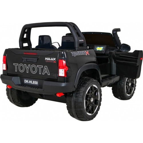Elektromobilis Toyota Hilux, juodas