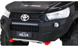 Электромобиль Toyota Hilux, чёрный