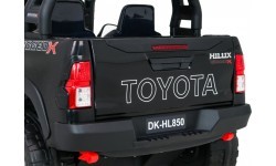 Электромобиль Toyota Hilux, чёрный