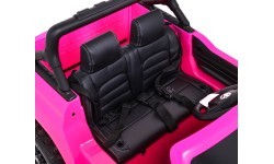 Toyota Hilux automobilis rožinis