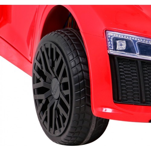 Электромобиль Audi R8, красный