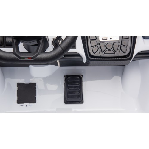 Elektromobilis Lamborghini Revuelto XL, baltas