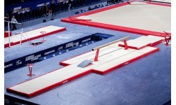Tradicinis nusileidimo kilimėlis žiedams, gimnastikos rąstui, asimetriniams, lygiagretiems ir aukštiesiems skersiniams, su atvar