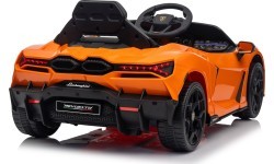 Elektromobilis Lamborghini Revuelto, oranžinis
