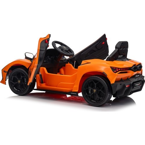 Elektromobilis Lamborghini Revuelto, oranžinis