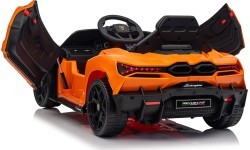 Электромобиль Lamborghini Revuelto, оранжевый