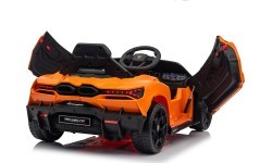 Elektromobilis Lamborghini Revuelto, oranžinis