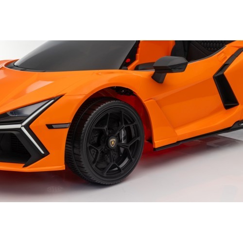 Elektromobilis Lamborghini Revuelto, oranžinis
