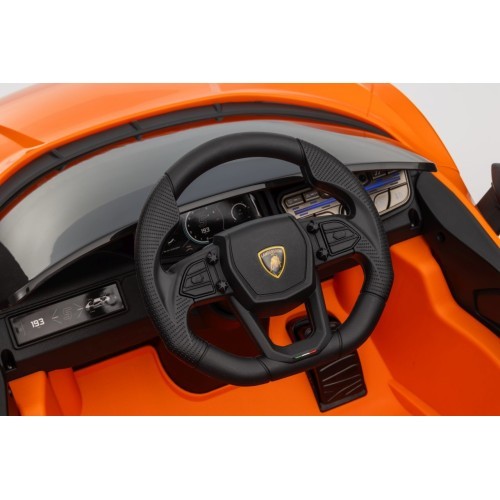 Электромобиль Lamborghini Revuelto, оранжевый