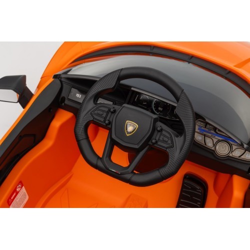 Elektromobilis Lamborghini Revuelto, oranžinis