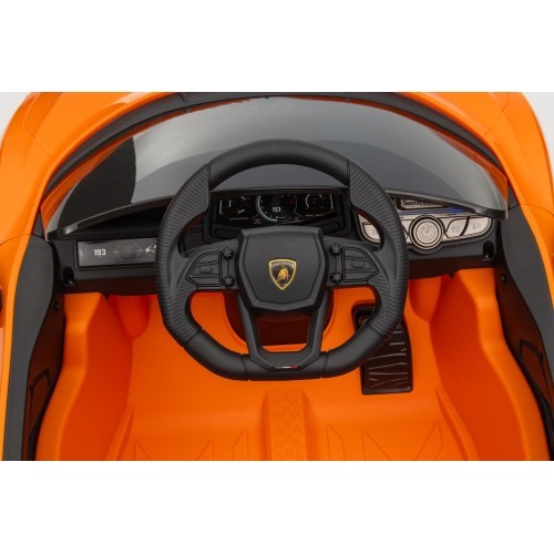 Электромобиль Lamborghini Revuelto, оранжевый