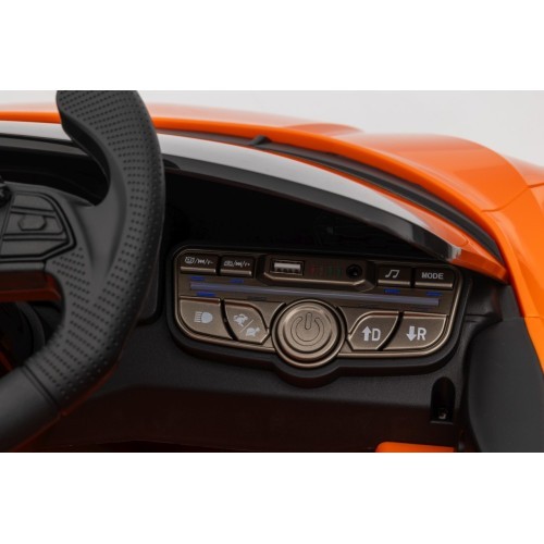 Elektromobilis Lamborghini Revuelto, oranžinis