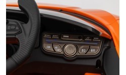 Электромобиль Lamborghini Revuelto, оранжевый