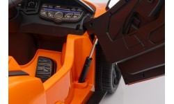 Электромобиль Lamborghini Revuelto, оранжевый
