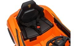 Электромобиль Lamborghini Revuelto, оранжевый