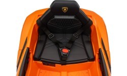 Elektromobilis Lamborghini Revuelto, oranžinis