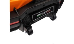 Электромобиль Lamborghini Revuelto, оранжевый