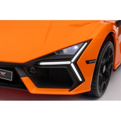 Электромобиль Lamborghini Revuelto, оранжевый